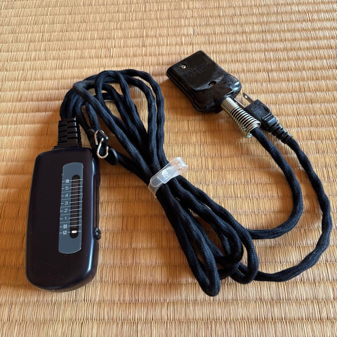 木製彫刻入り　家具調こたつ