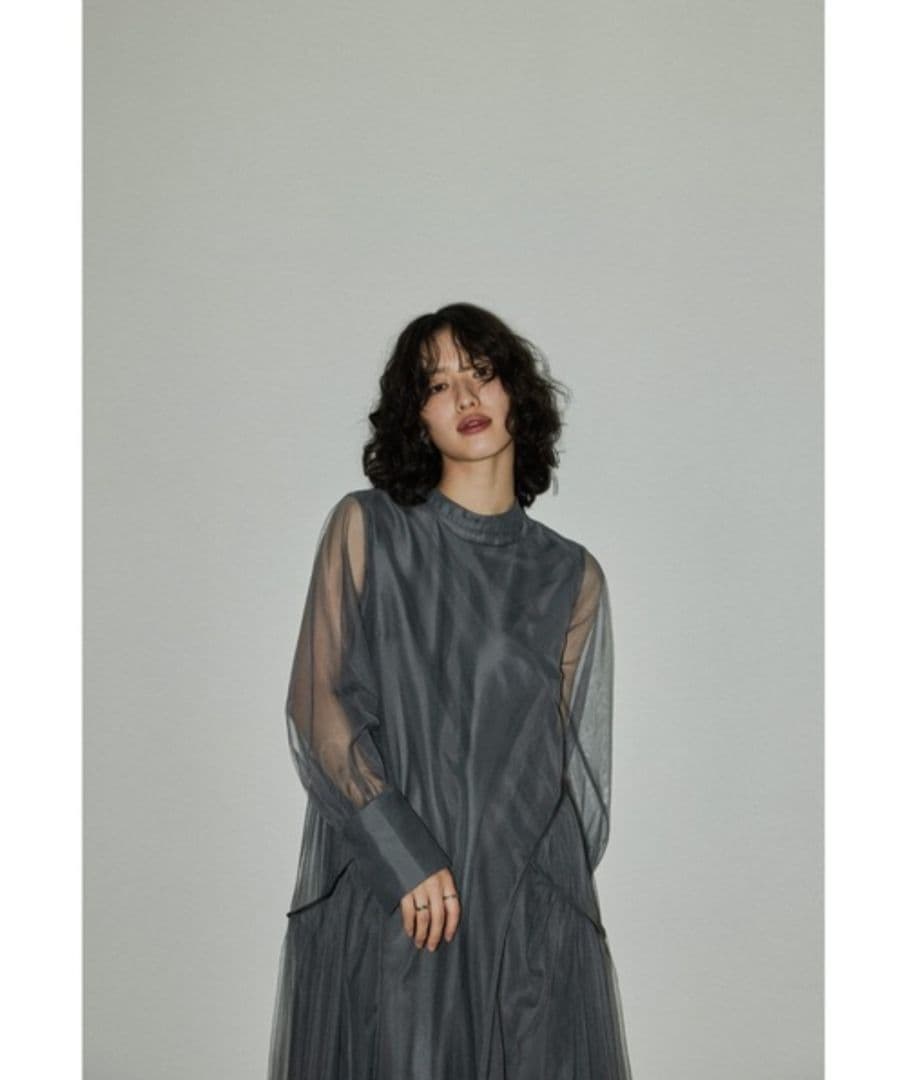 niana チュールパイピングAラインドレス