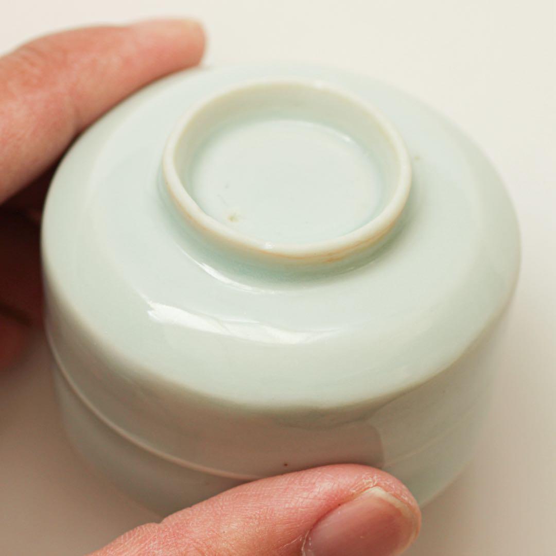 小さな　胴紐　白磁　猪口　酒器