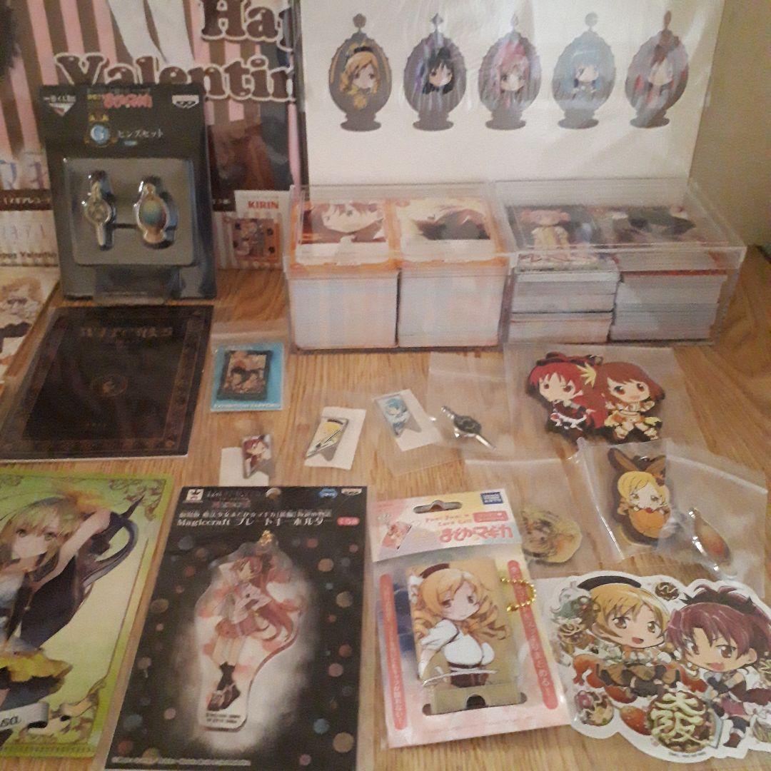 魔法少女まどか☆マギカ　まどマギ　缶バッジ　ストラップ　金箔サイン　まとめ売り
