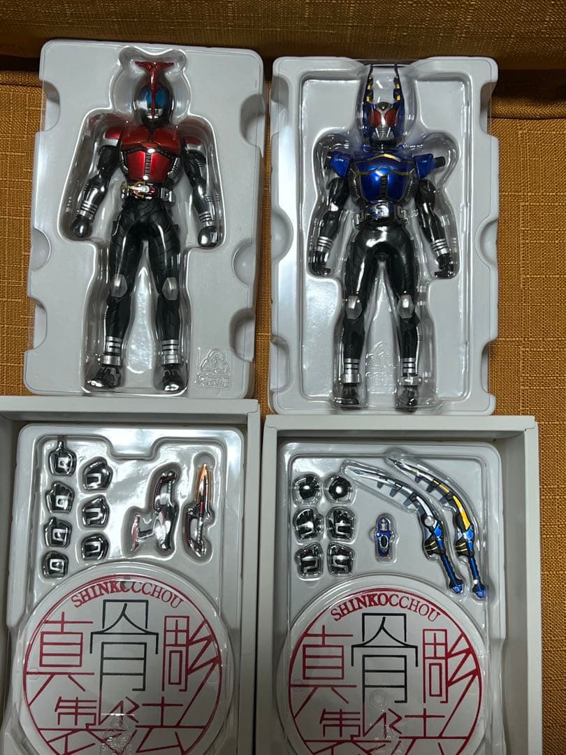 SHFiguarts真骨彫仮面ライダーカブト、ガタック2体セット