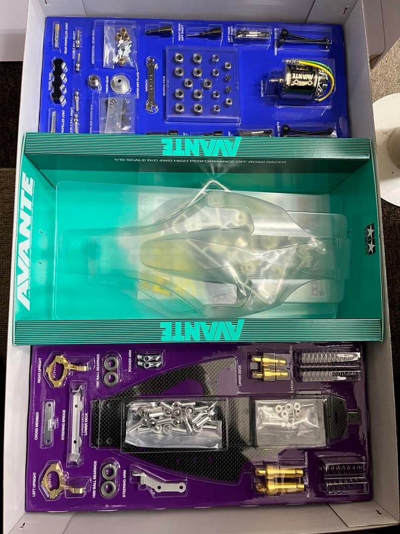 よし 　TAMIYA AVANTE 1/10スケール RCカー