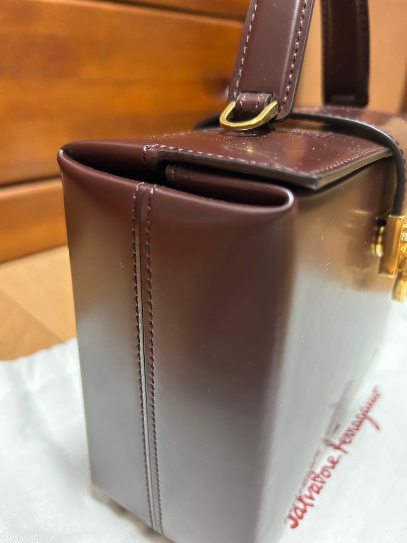 10%お値下げ‼️ 美品‼️フェラガモ　ショルダーバック