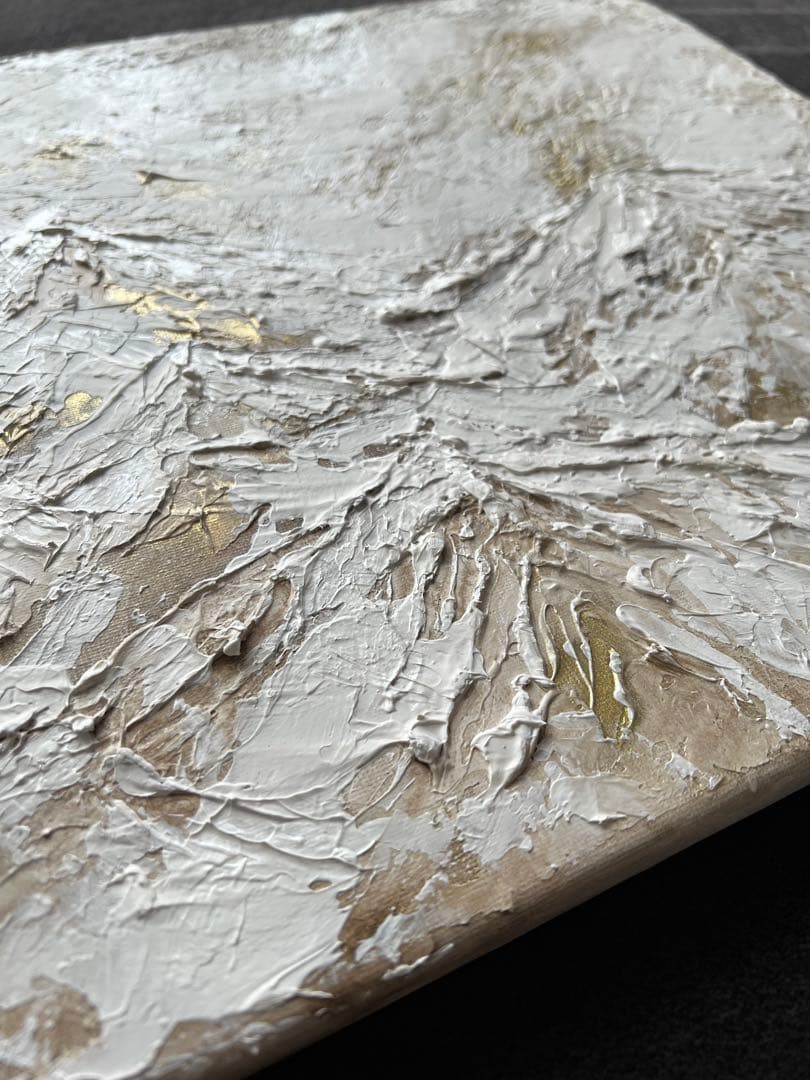 山/和風/禅/絵画/アート/抽象画/モダン/ホテル/内装/海外/白/ゴールド