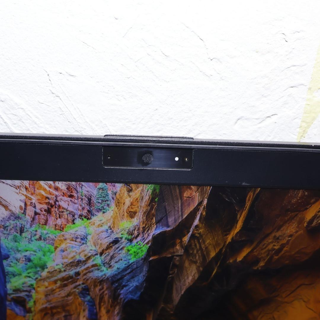 Win11公式対応8世代i7/メ8G/新品SSD/DVD/FHD/無線/カメラ