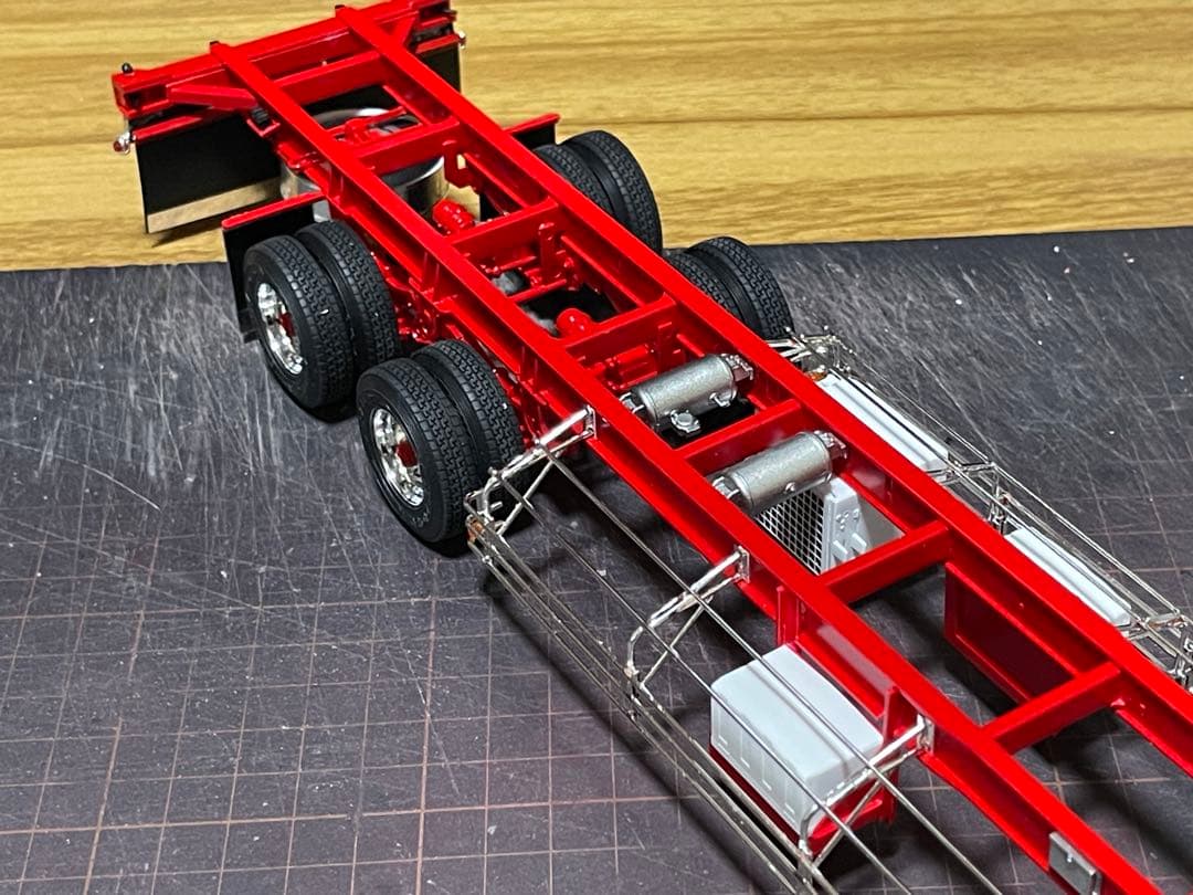 デコトラ‼️1/32 40フィート海コントレーラー2軸MG付きシャーシ