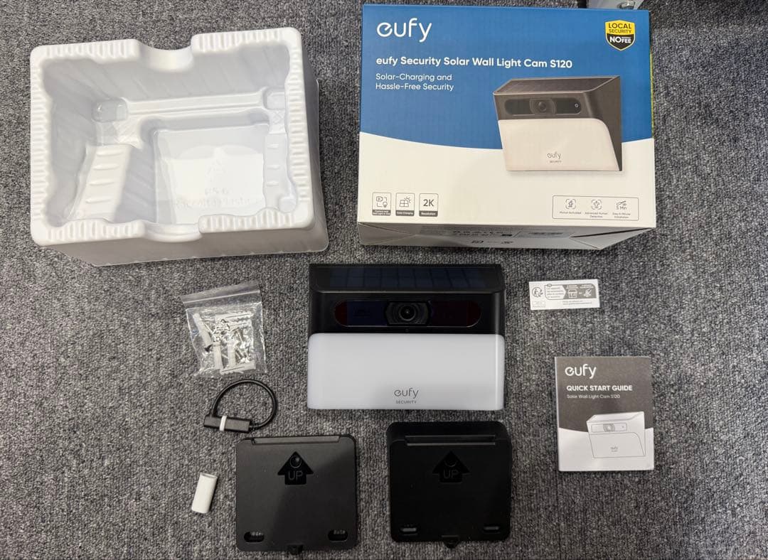 防犯カメラ anker eufy Wall Light Cam S120