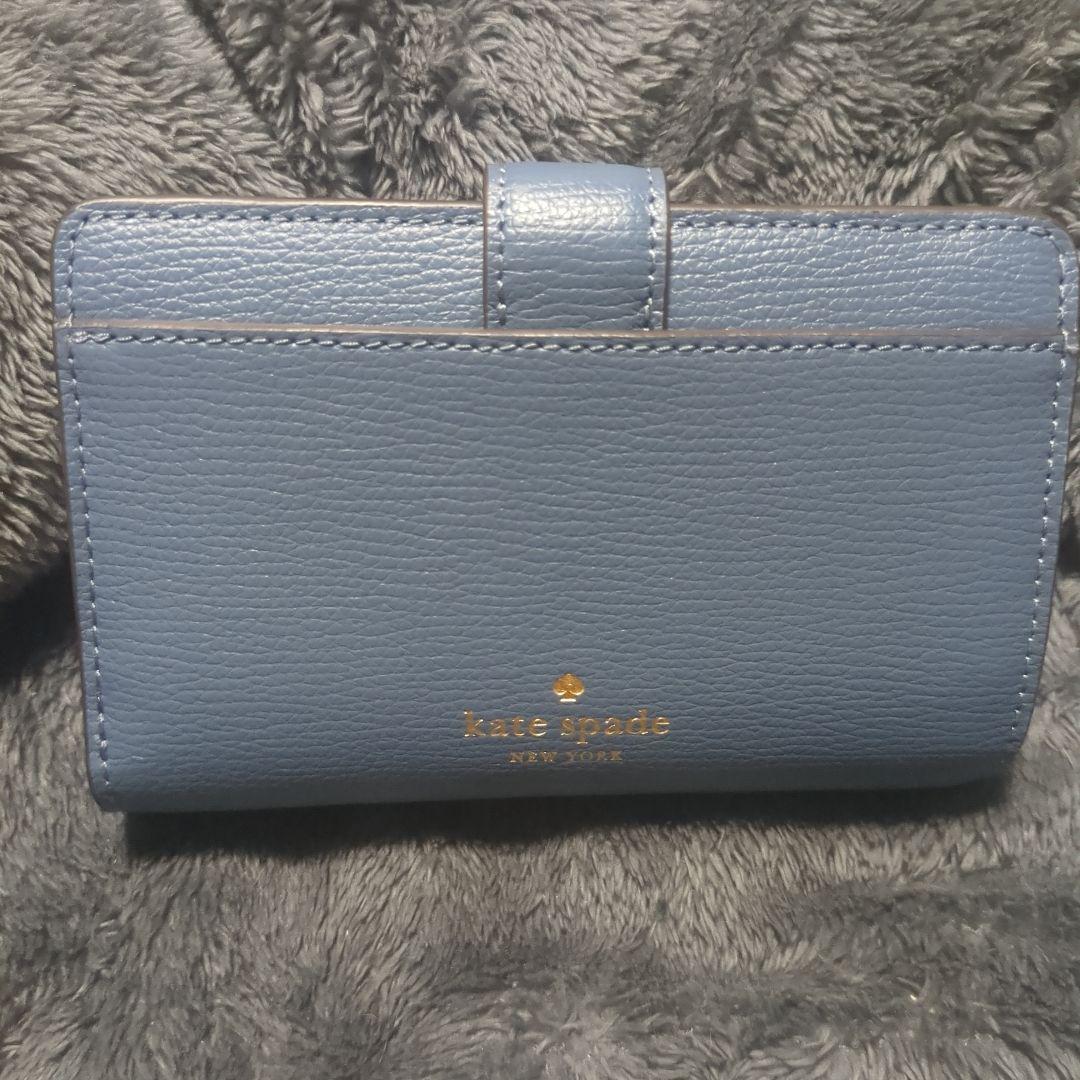 kate spadeフィービーフローラルアップリケターンロックウォレット