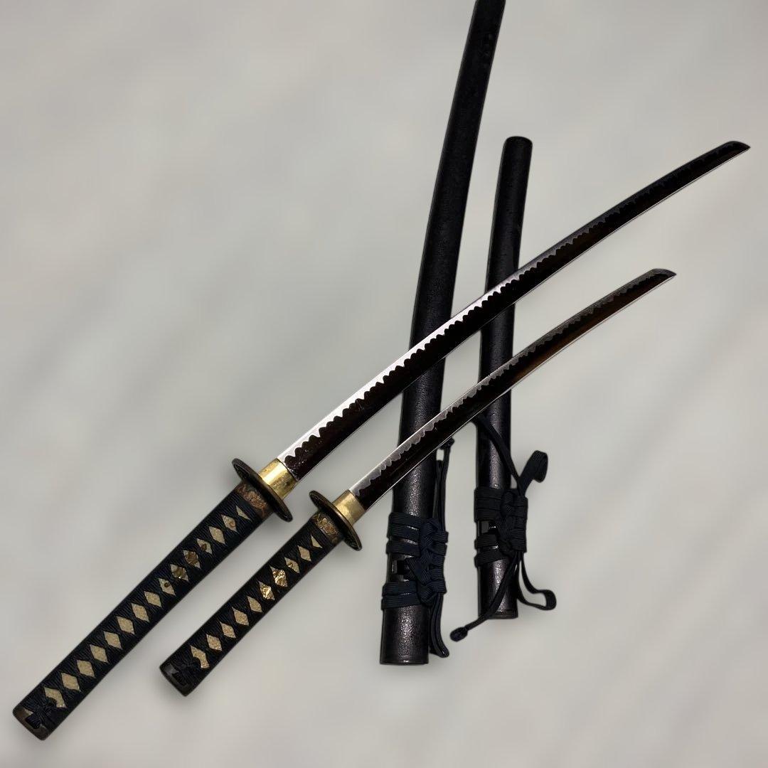 格安模造刀大小２本 濃緑柄 龍彫透し丸鍔 黒梨地鞘