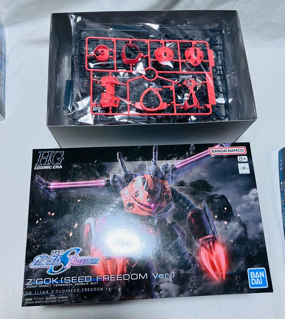 hgce デスティニーガンダムspecⅡ&ゼウスシルエット　ズゴック　セット