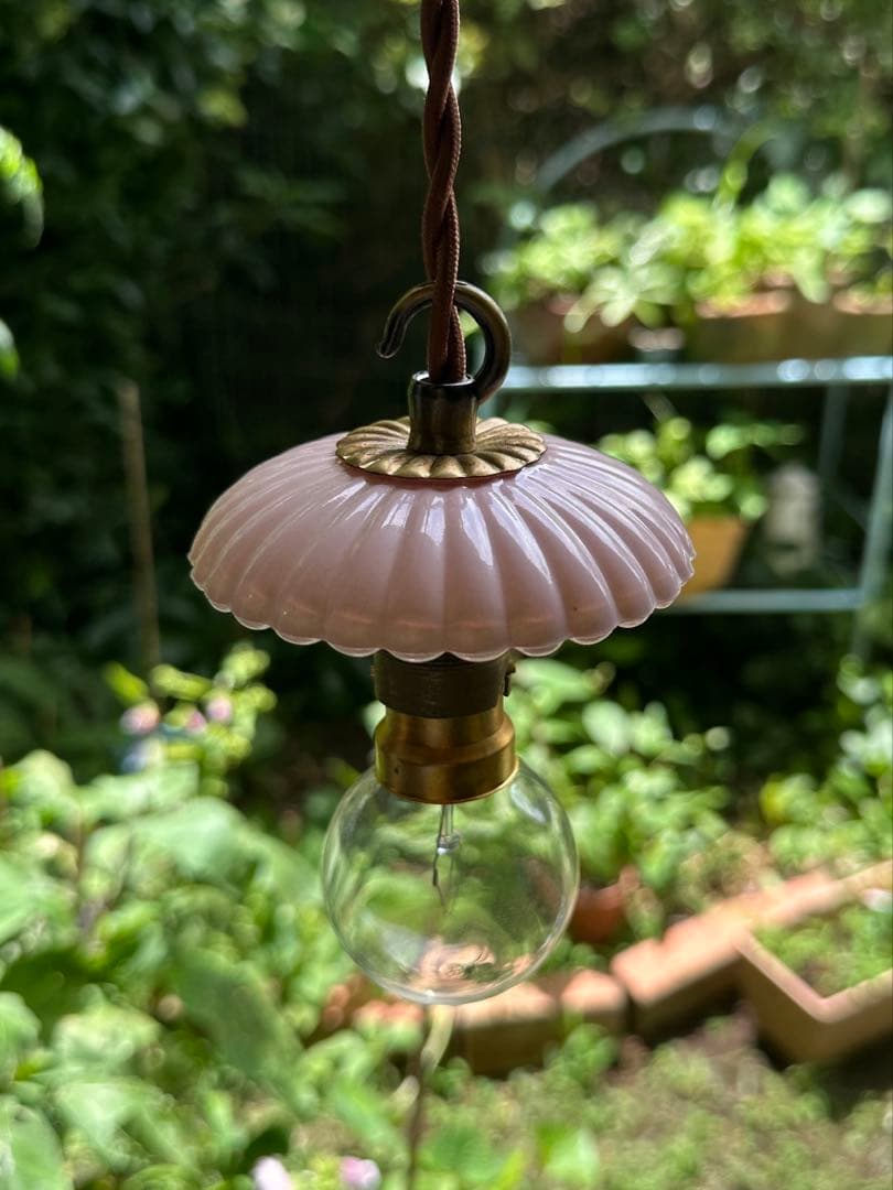 20年代 フランス アンティーク オパリンローズの可愛らしいお花アトリエランプ＊