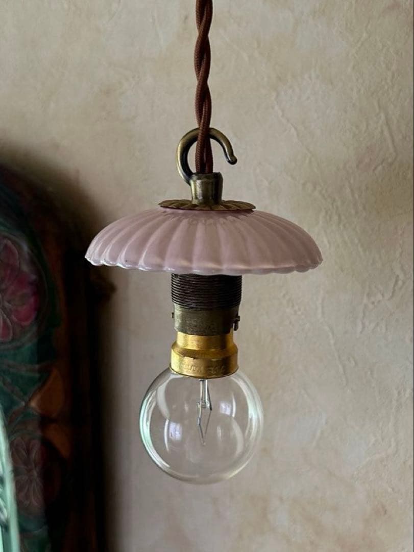 20年代 フランス アンティーク オパリンローズの可愛らしいお花アトリエランプ＊