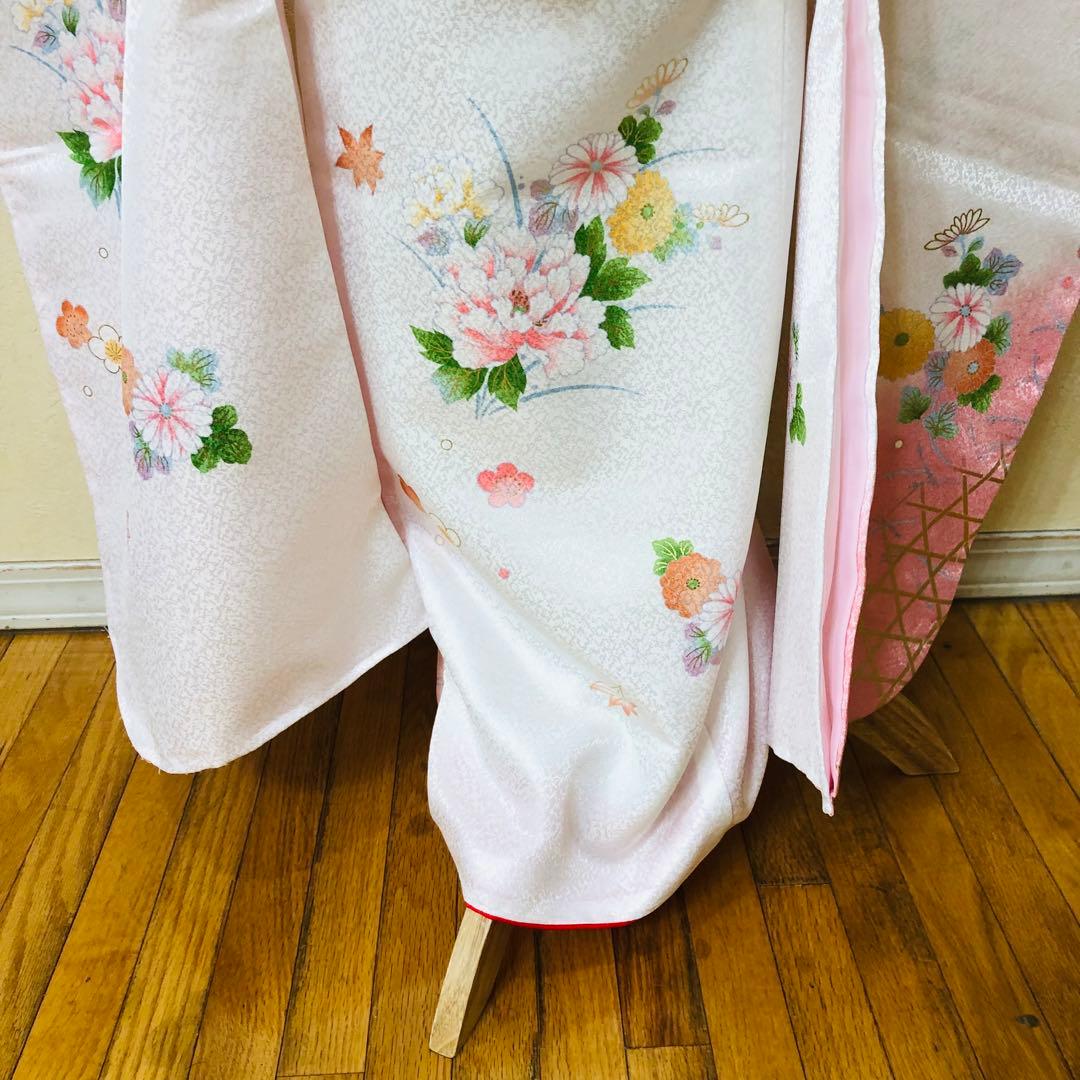 七五三七歳❣️四つ身着物未使用⭐︎白地に花々金彩煌びやか絢爛⭐︎完全フルセット銘品