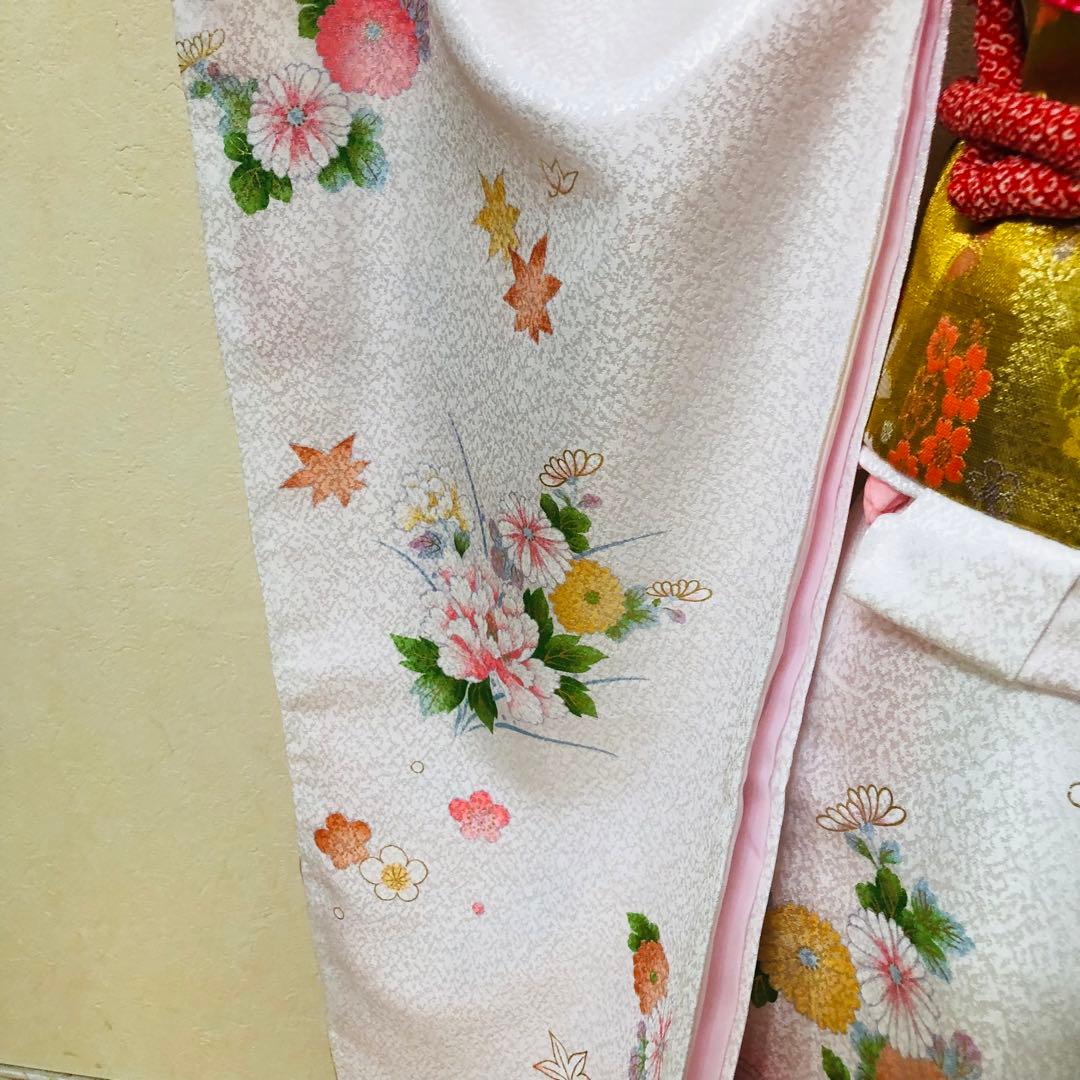 七五三七歳❣️四つ身着物未使用⭐︎白地に花々金彩煌びやか絢爛⭐︎完全フルセット銘品