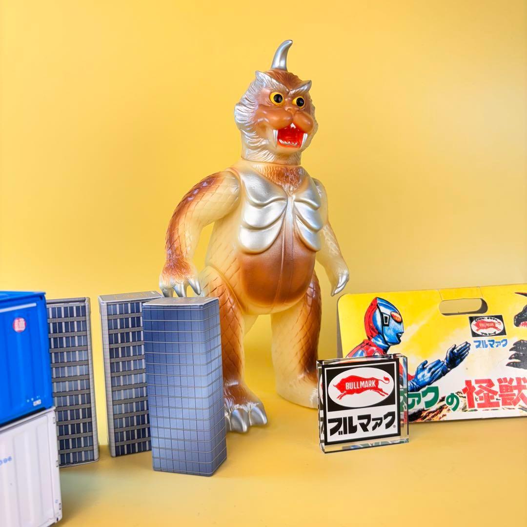 ブルマァク ポピー ゴメス 蓄光 レア ソフビ と ブルマァク アクリル板付