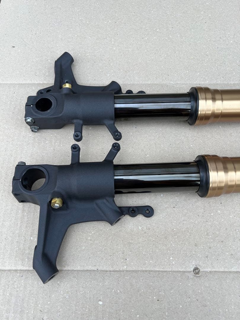 スズキ隼　2型純正フロントフォーク