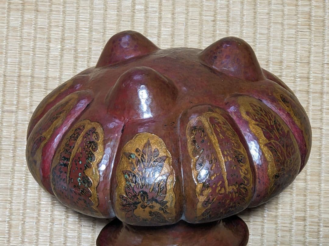 ♦銅器鎚起目 阿古陀形 草花文様 三足 壺 花器 花活け 置物 ペルシャ 骨董品