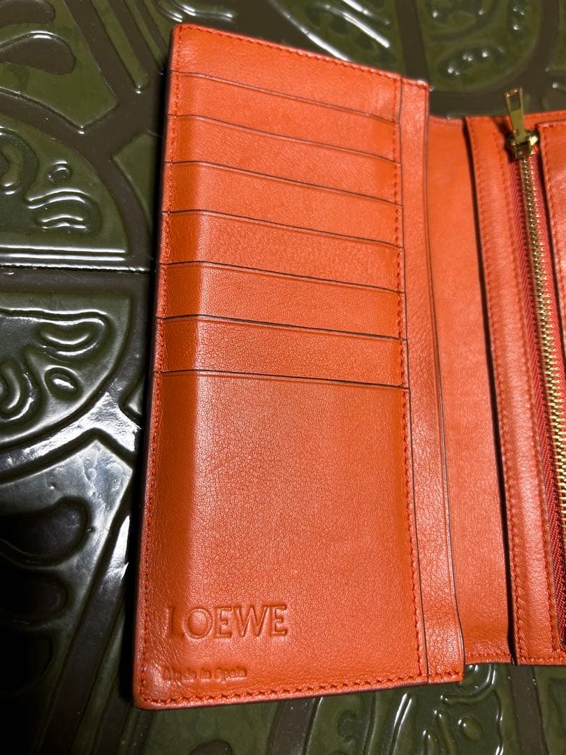 お値下げ　早い者勝ち　ロエベ　ピンク レザー 二つ折り財布