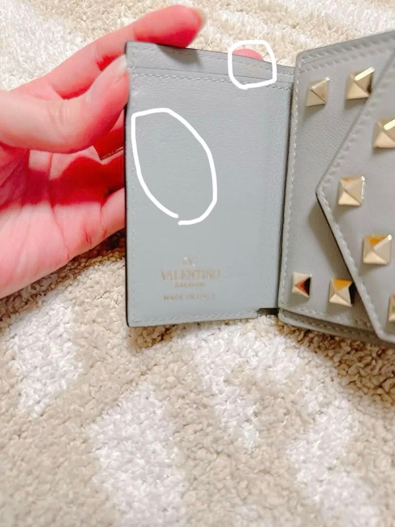 Valentino スタッズ付き三つ折り財布