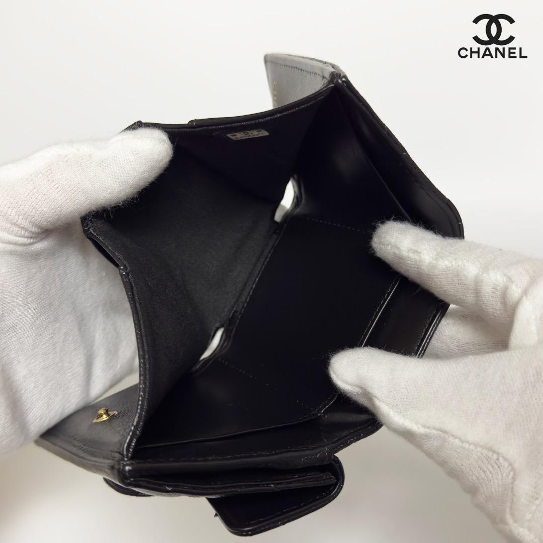 正規品　新型タイプ　シャネル　マトラッセ　ゴールド金具　Wホック　三つ折り財布