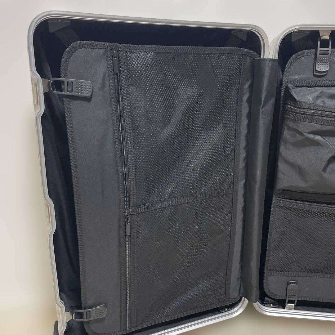 メルセデスベンツオリジナル　キャリーケース　65L