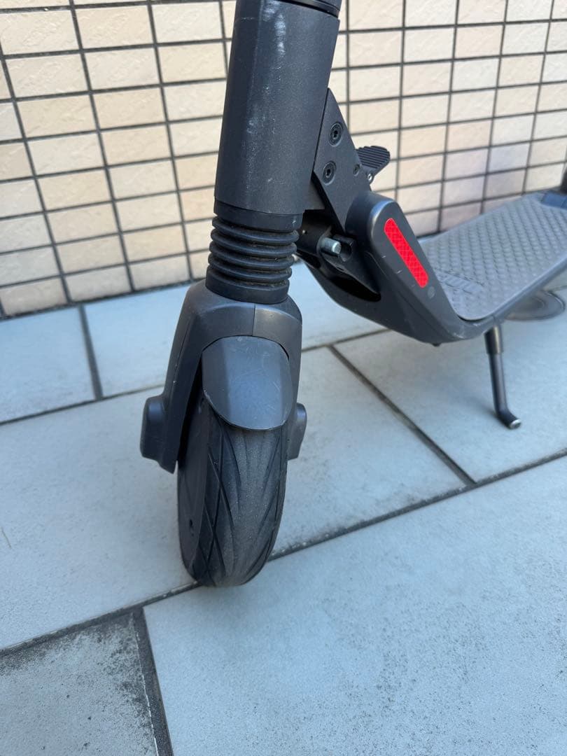 折りたたみ式グレーキックボード　Ninebot by Segway キックボード