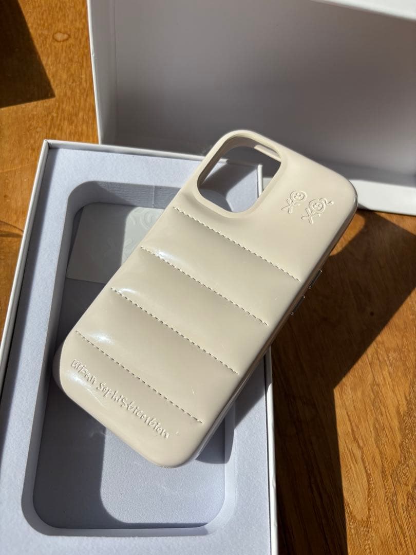 The Puffer Case - Oat Milk / iPhone 16用