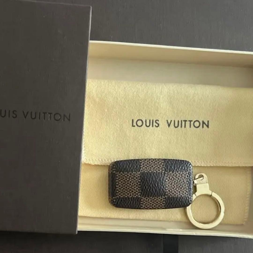 ルイヴィトンダミエパターン ライト付きキーホルダー付き