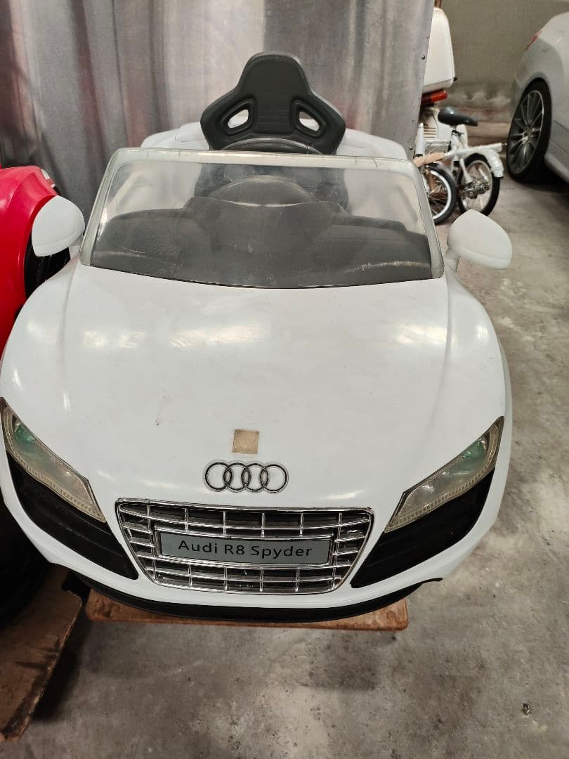 美容室子供用カット椅子 Audi R8 Spyder