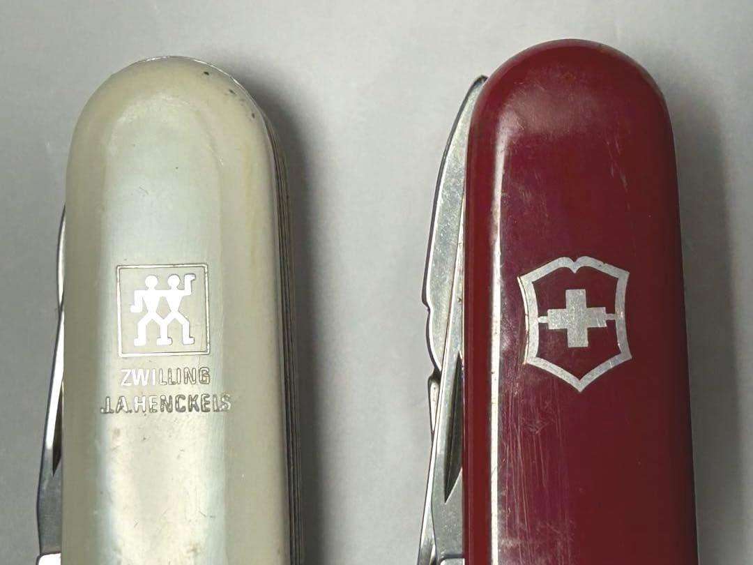 VICTORINOX マルチツール　スイスアーミーナイフ携帯折り畳みナイフ赤1点