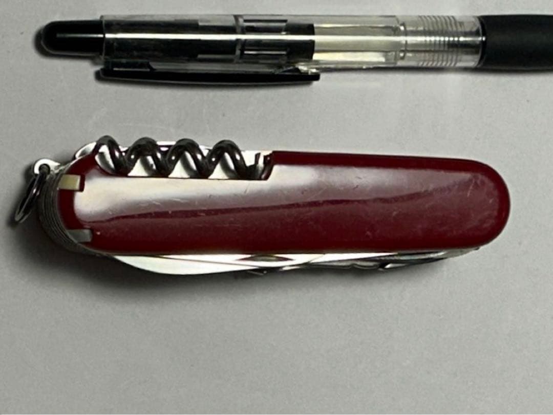 VICTORINOX マルチツール　スイスアーミーナイフ携帯折り畳みナイフ赤1点