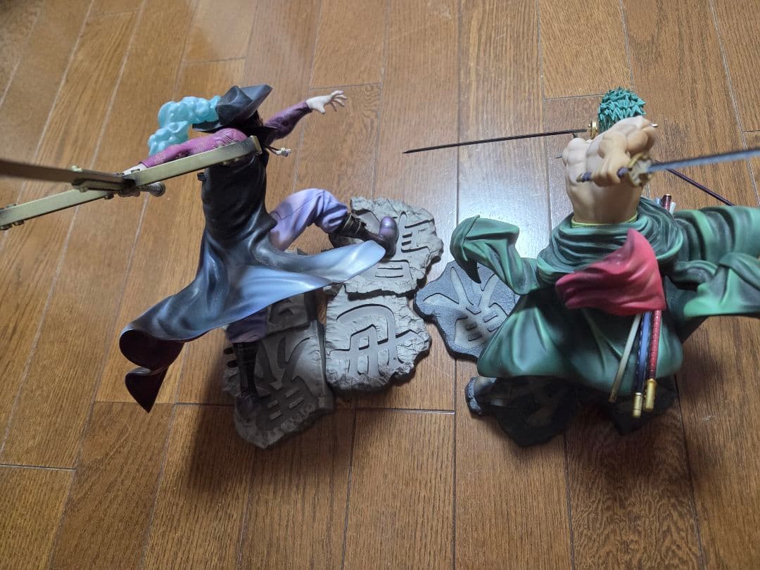 ワンピース ゾロとミホーク フィギュア　箱無し　呪術廻戦他アニメグッズおまけ