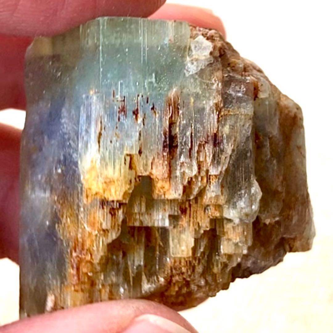 バイカラーベリル原石12/迫力ある結晶