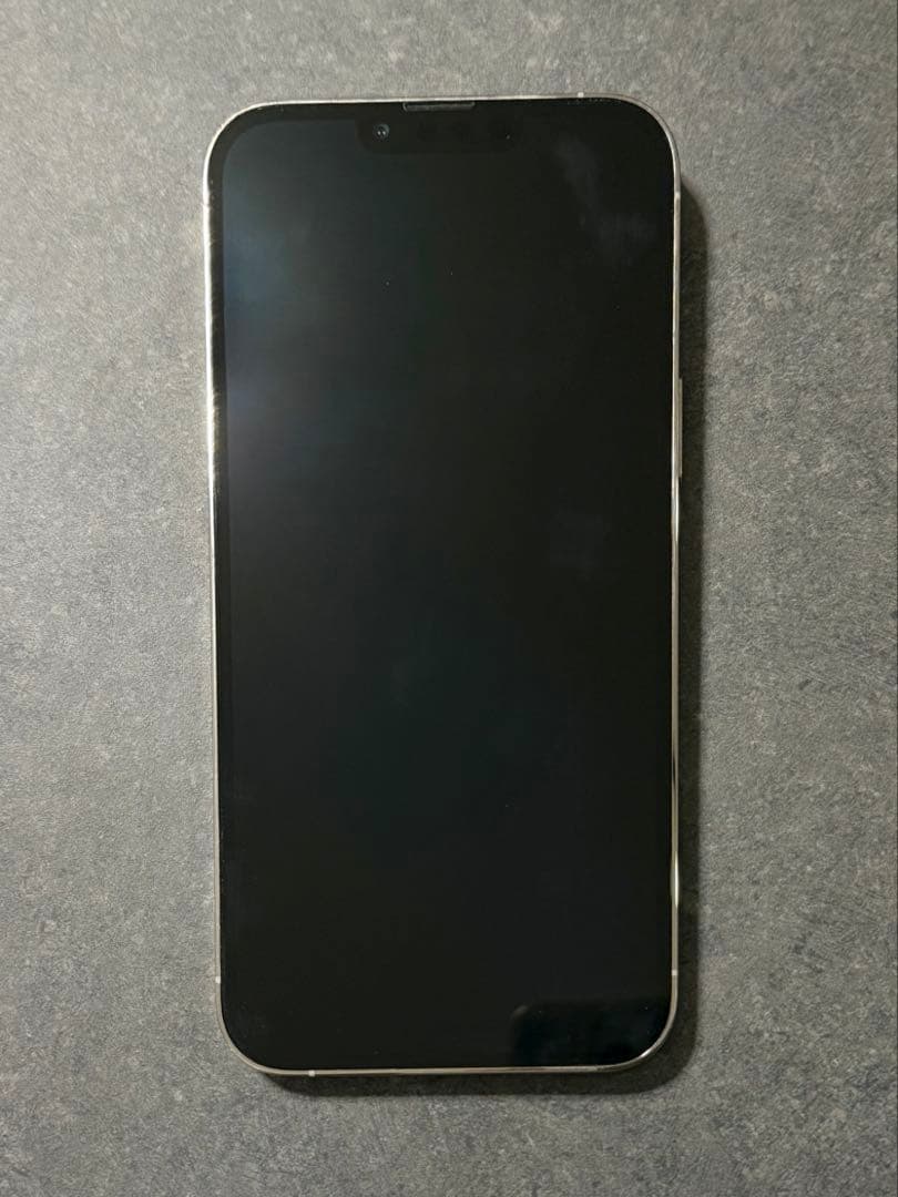 iPhone13promax シルバー 256GB バッテリー残量82%