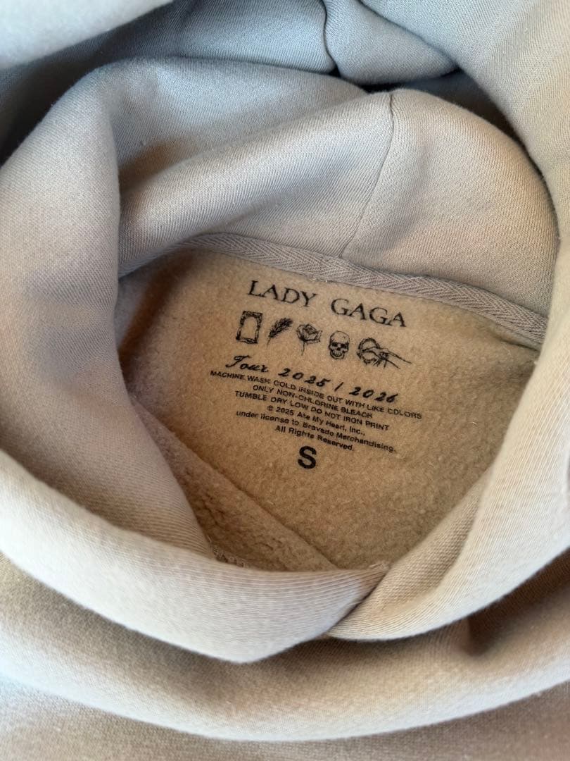LADYGAGA mayhem 2026パーカーSサイズ
