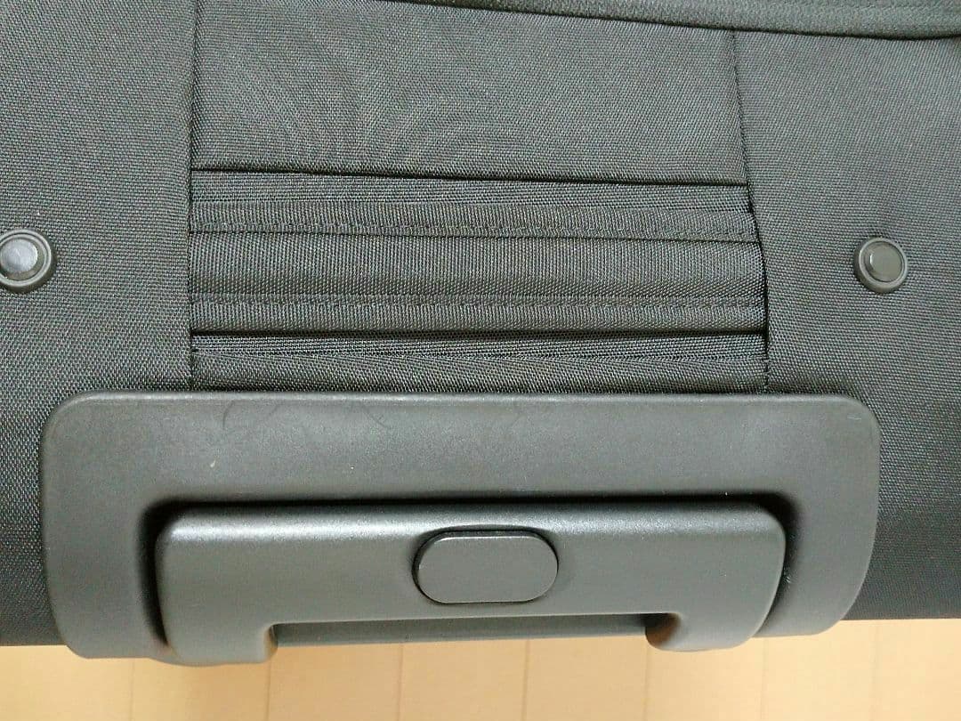 無印良品　四輪キャリーバッグ　黒　中　26リットル　スーツケース　Мサイズ