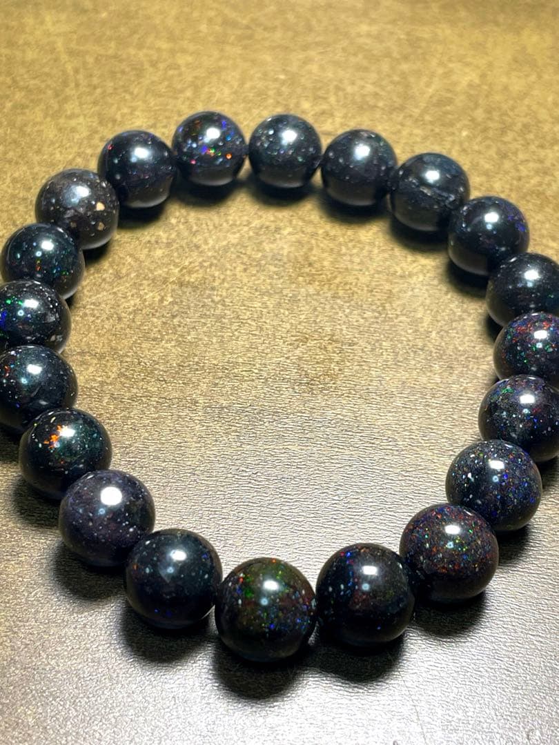 【新入荷】超高品質　ブラックマトリックスオパールブレス9.7㎜（新品未使用）虹色