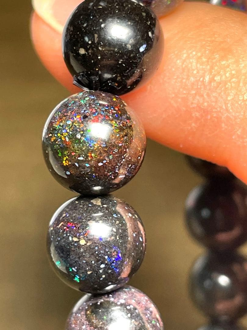 【新入荷】超高品質　ブラックマトリックスオパールブレス9.7㎜（新品未使用）虹色