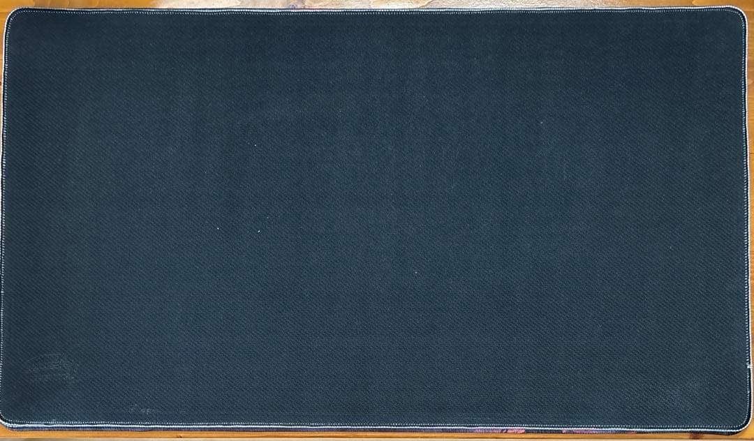 MTG 魔法の林檎のエリエット　プレイマット　シリアル・サイン入り