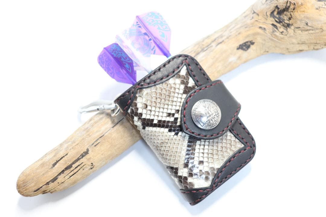 ☆　パイソンダーツケース　革色黒　糸色黒　　☆