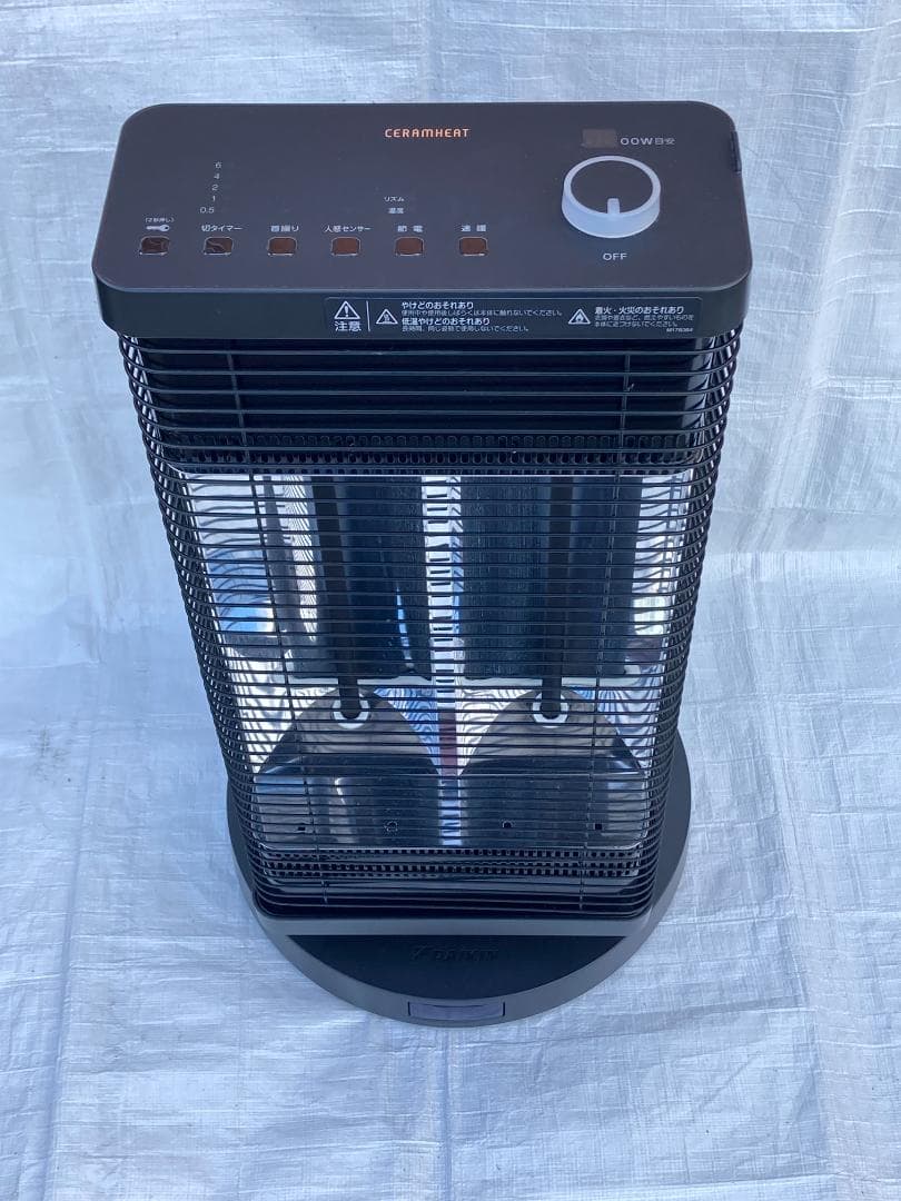 ★美品★ダイキン　遠赤外線暖房機「セラムヒート」ERFT11VS-H　2018年