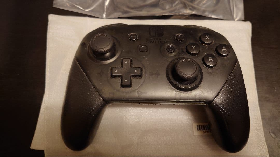 Nintendo Switch 本体 純正ケース付き プロコンもお付けします！