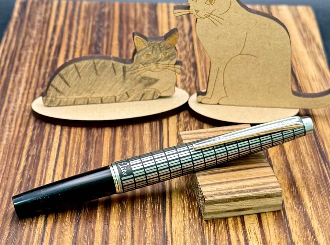 Pilot 万年筆 エリート 蝕刻 ショート 18K