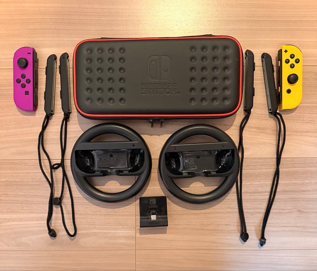 Nintendo Switch本体&ポーチ&Joy-Con&ハンドル2個