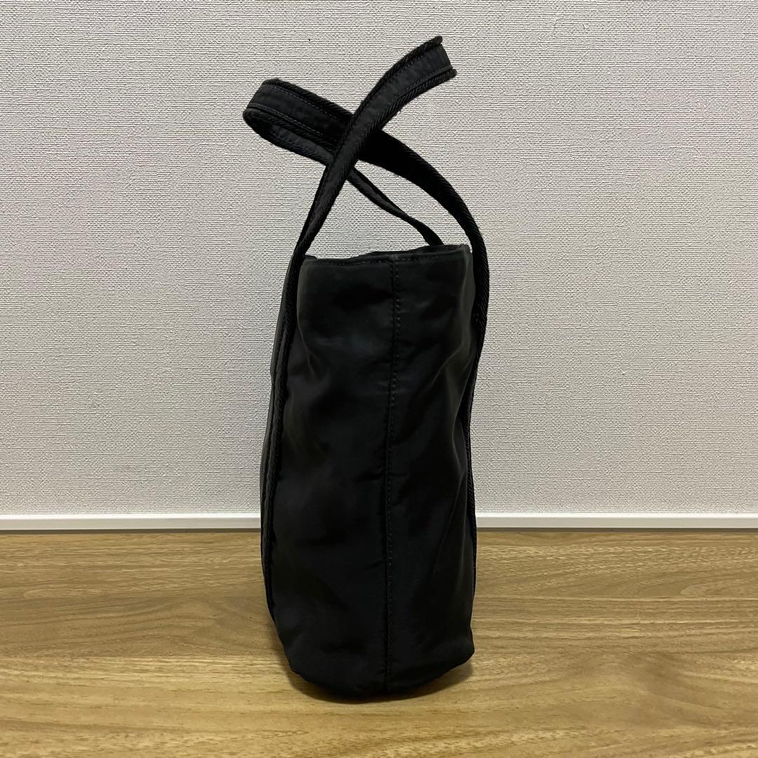 《美品》PRADA（プラダ）ナイロン ハンドバッグ ブラック 黒