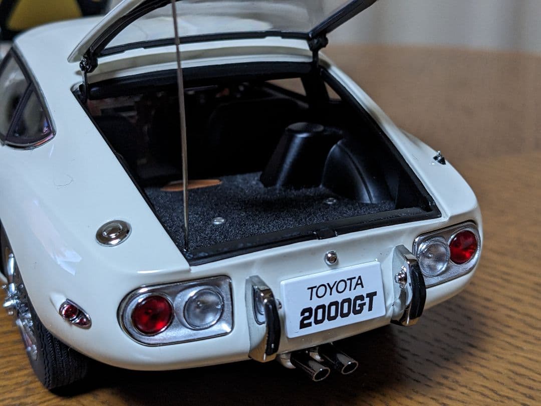 オートアート1/18　TOYOTA2000GT　ワイヤーホイール仕様