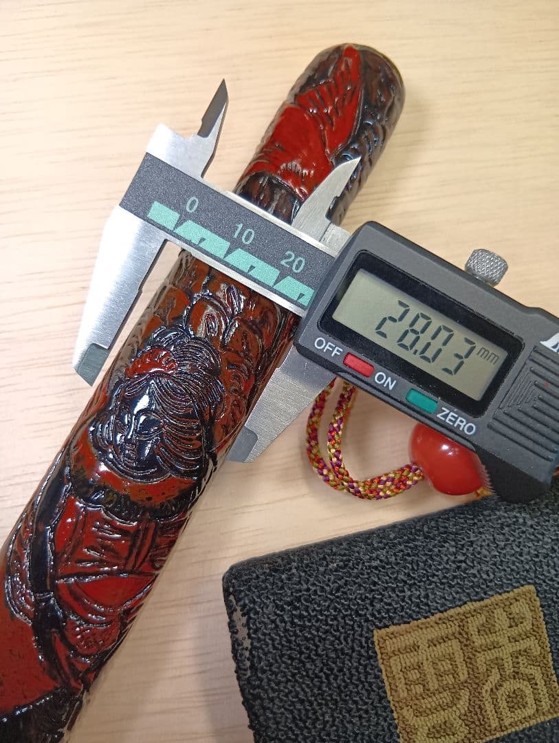 煙草入れ相良刺繍天女前金具／天女漆煙管筒