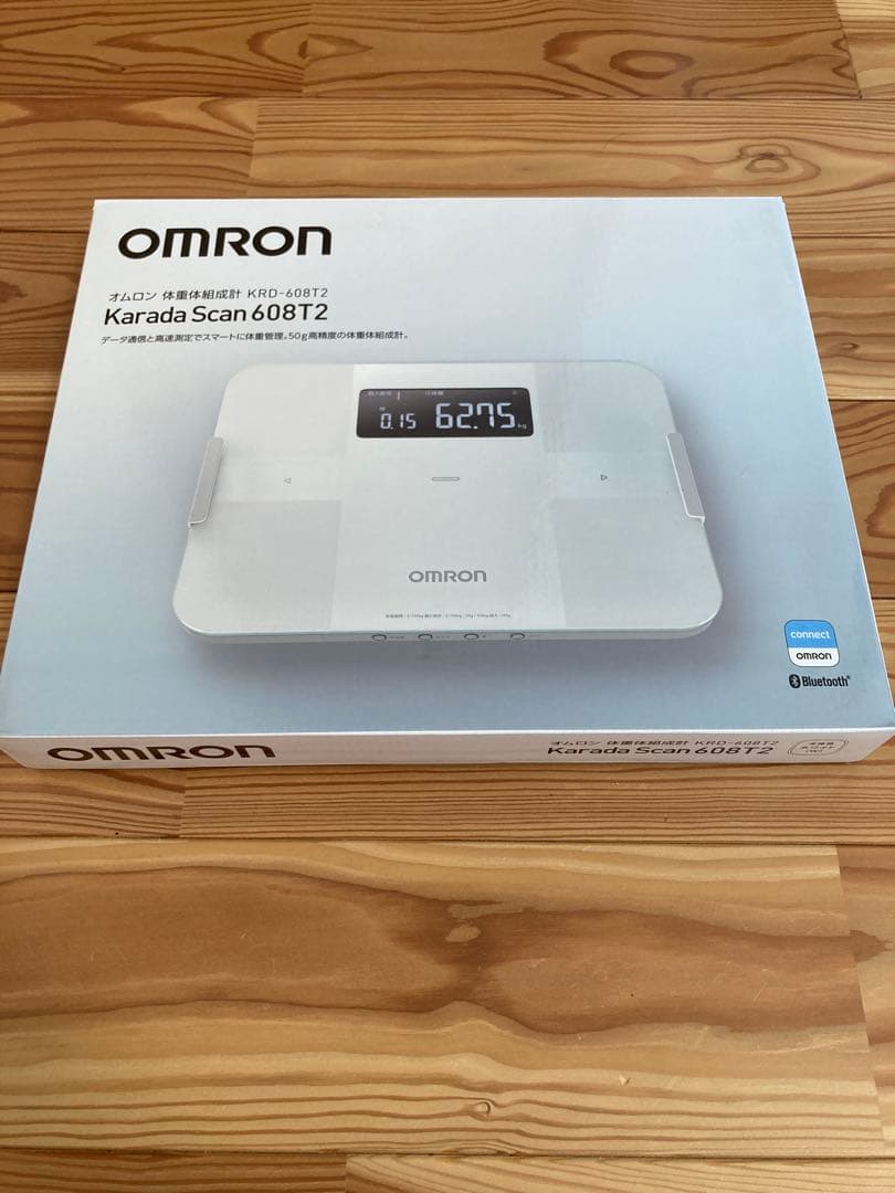 未使用 オムロン スマホ連動 体重体組成計 KRD-608T2 ホワイト