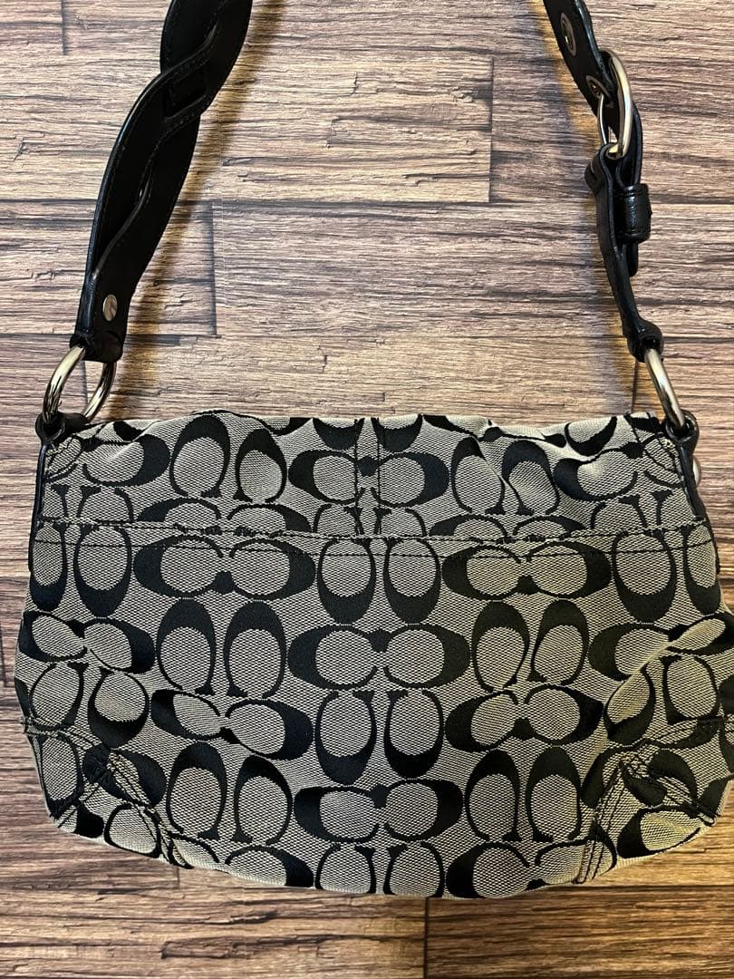 美品　コーチ ワンショルダー ショルダーバッグ ソーホー シグネチャー ブラック