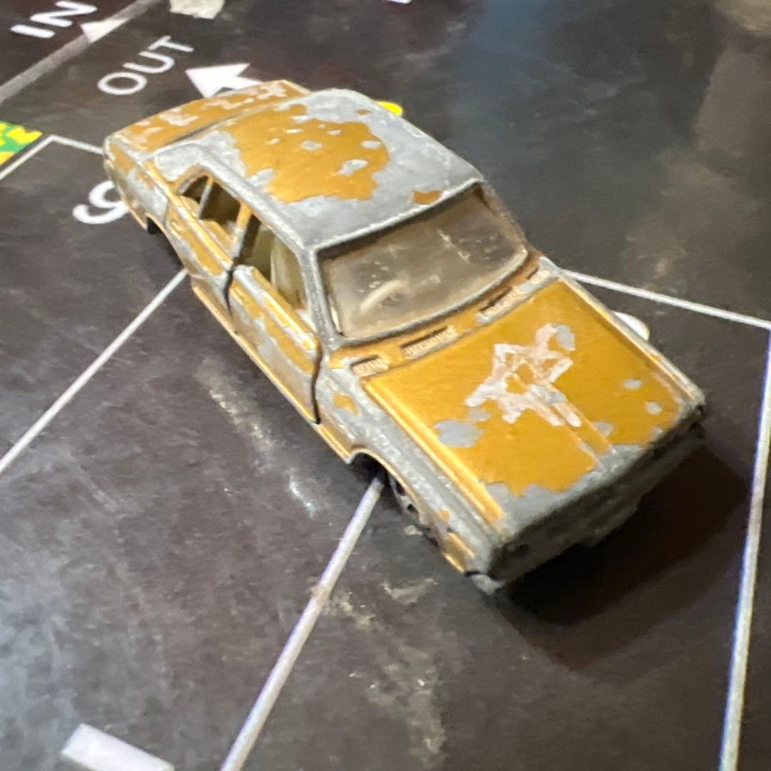 希少香港トミカ　日産セドリック　本体のみ